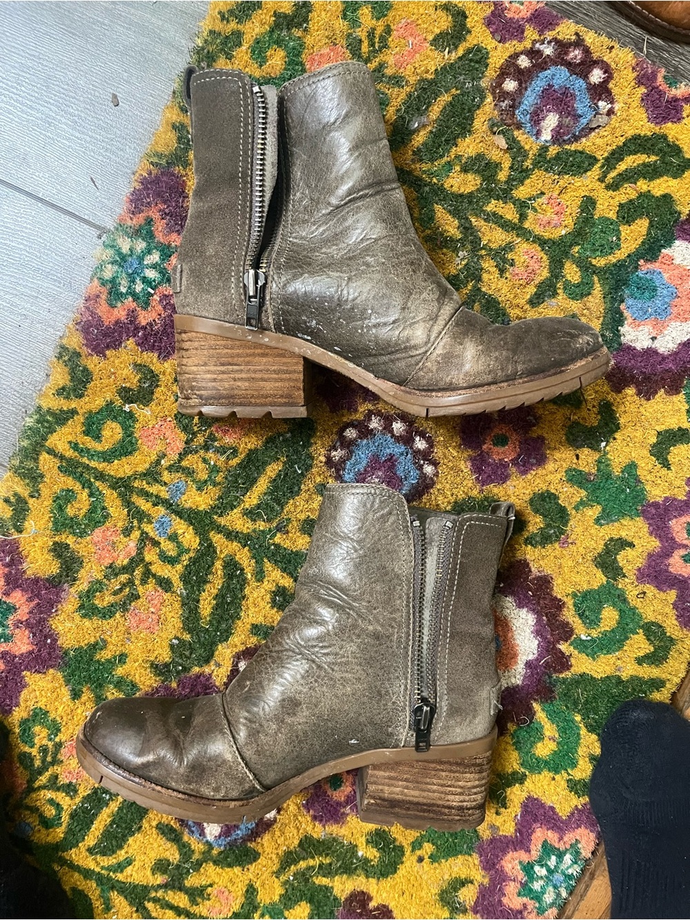 Rugged Sorel Cate waterproof classic Ankle Booties in brown